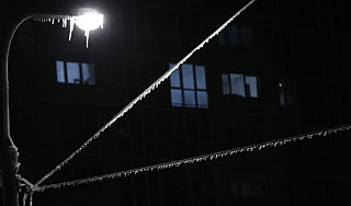 Тысячи человек третьи сутки лишены света Тысячи человек третьи сутки лишены света