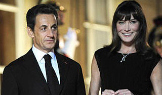 Карла Бруни отчаянно пытается забеременеть Карла Бруни отчаянно пытается забеременеть