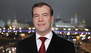 Медведев поздравил россиян с Новым годом Медведев поздравил россиян с Новым годом