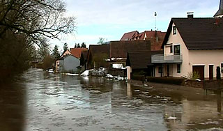 Германия спасается от наводнения Германия спасается от наводнения