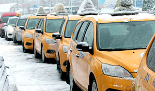 Таксистов заставили работать бесплатно Таксистов заставили работать бесплатно