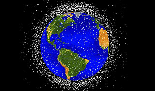 Мусор с орбиты уберут рыболовной сетью Мусор с орбиты уберут рыболовной сетью
