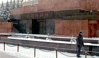 Большинство россиян хочет похорон Ленина Большинство россиян хочет похорон Ленина