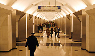 Пассажиров метро оградят от суицида Пассажиров метро оградят от суицида