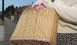 Старушка избила грабителей ювелирного Старушка избила грабителей ювелирного