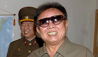 Ким Чен Ир показал сыну концерт в армии Ким Чен Ир показал сыну концерт в армии