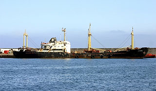 Гигантский корабль потопил россиян Гигантский корабль потопил россиян