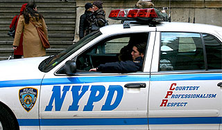 Художник граффити устроил массовую бойню Художник граффити устроил массовую бойню