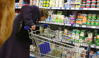 Россияне экономят на еде ради отдыха и авто Россияне экономят на еде ради отдыха и авто