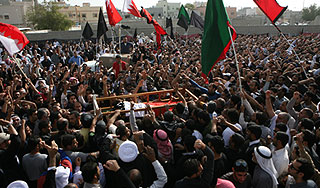 В Бахрейне армия расстреляла демонстрантов В Бахрейне армия расстреляла демонстрантов