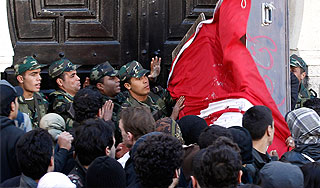 В тайниках экс-главы Туниса нашли сокровища В тайниках экс-главы Туниса нашли сокровища