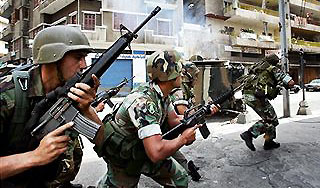 Армия Ливии начала расстреливать оппозицию Армия Ливии начала расстреливать оппозицию