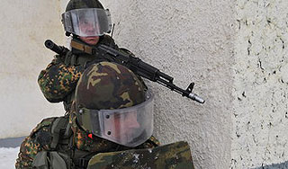 У Эльбруса силовики нашли логово боевиков У Эльбруса силовики нашли логово боевиков