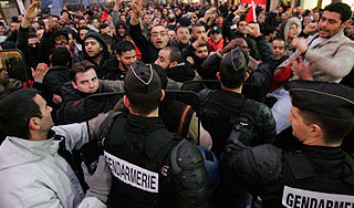 Ливийский бунт дошел до Парижа Ливийский бунт дошел до Парижа