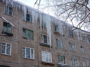 Представители ЖКХ отказываются платить покалеченной женщине