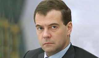Медведев призвал Каддафи остановиться Медведев призвал Каддафи остановиться
