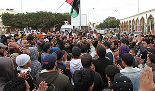 Бунтовщики отбили у Каддафи нефтяной центр Бунтовщики отбили у Каддафи нефтяной центр