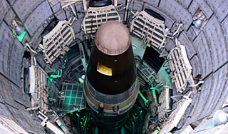 Восток хотят лишить ядерного оружия Восток хотят лишить ядерного оружия