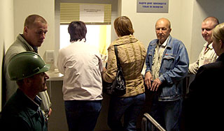 Медведев раскритиковал зарплаты в России Медведев раскритиковал зарплаты в России