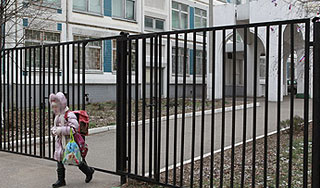 Дети отравились распыленным в школе газом Дети отравились распыленным в школе газом