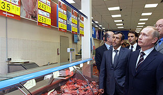 Путин запретил наживаться на продуктах Путин запретил наживаться на продуктах