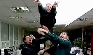 Скандальных таможенников лишили 8 марта Скандальных таможенников лишили 8 марта