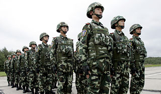 Китай увеличил траты на армию Китай увеличил траты на армию