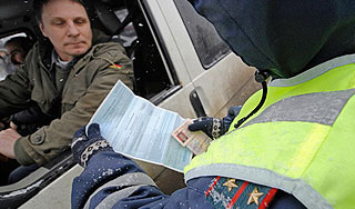 Должников будут лишать водительских прав Должников будут лишать водительских прав