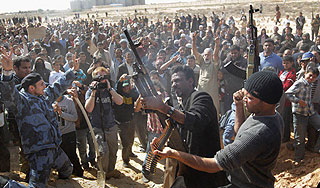 Каддафи потерял нефтяной порт Каддафи потерял нефтяной порт