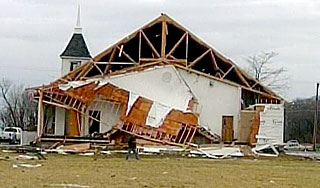 Разрушительный торнадо пронесся по югу США Разрушительный торнадо пронесся по югу США