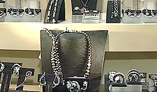 Добычу "ограбления века" нашли в канаве Добычу "ограбления века" нашли в канаве