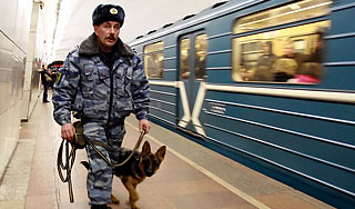 Милиции пришлось обыскать станции метро Милиции пришлось обыскать станции метро