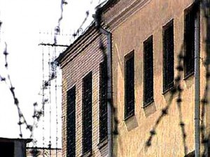 Заместитель начальника СИЗО оказался на скамье подсудимых