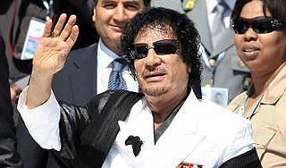 Каддафи заперся в бункере с 40 женщинами Каддафи заперся в бункере с 40 женщинами