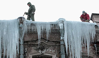 Глыба льда убила жительницу Иванова Глыба льда убила жительницу Иванова