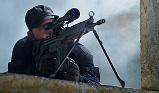 Снайпер убил бизнесмена пулей в глаз Снайпер убил бизнесмена пулей в глаз