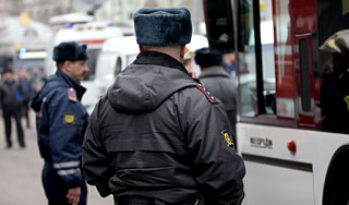 Пешеходный переход рухнул на автотрассу Пешеходный переход рухнул на автотрассу