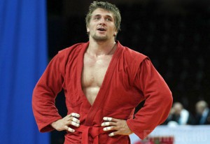 Брянские самбисты привезли «золото» с чемпионата России Виталий Минаков
