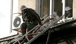 Четыре балкона жилого дома упали в Москве Четыре балкона жилого дома упали в Москве