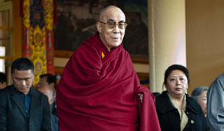 Власти Тибета приняли отставку Далай-ламы Власти Тибета приняли отставку Далай-ламы