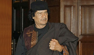 Каддафи угрожает Западу "священной войной" Каддафи угрожает Западу "священной войной"