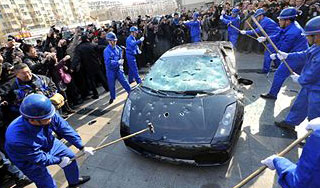 Lamborghini разбили за плохой сервис Lamborghini разбили за плохой сервис