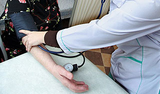 Пенсионеры вычислили "врача-афериста" Пенсионеры вычислили "врача-афериста"