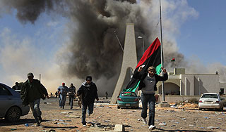 По Ливии ударили с моря и воздуха По Ливии ударили с моря и воздуха