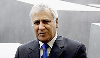 Экс-глава Израиля проведет 7 лет в тюрьме Экс-глава Израиля проведет 7 лет в тюрьме