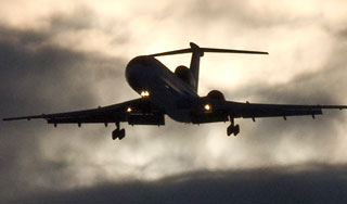 Пилотам пришлось сажать лайнеры "вслепую" Пилотам пришлось сажать лайнеры "вслепую"