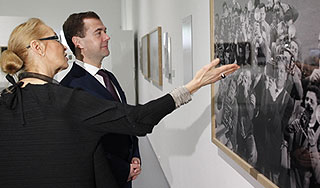 Медведев поставил в пример Голливуд Медведев поставил в пример Голливуд