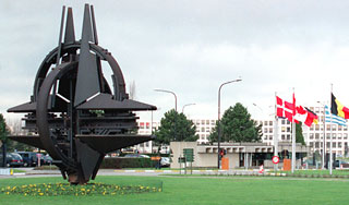 Россию вновь зовут в НАТО Россию вновь зовут в НАТО