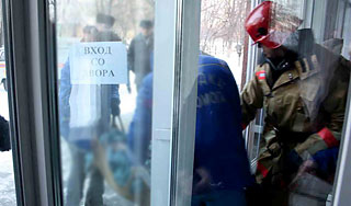 В больнице с 5-го этажа упал лифт с людьми В больнице с 5-го этажа упал лифт с людьми