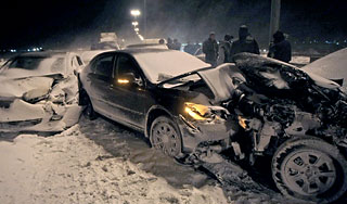 Под Тулой столкнулись около 40 машин Под Тулой столкнулись около 40 машин